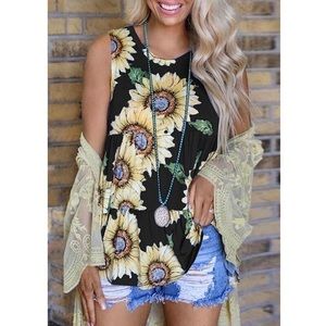 Blk sunflower top